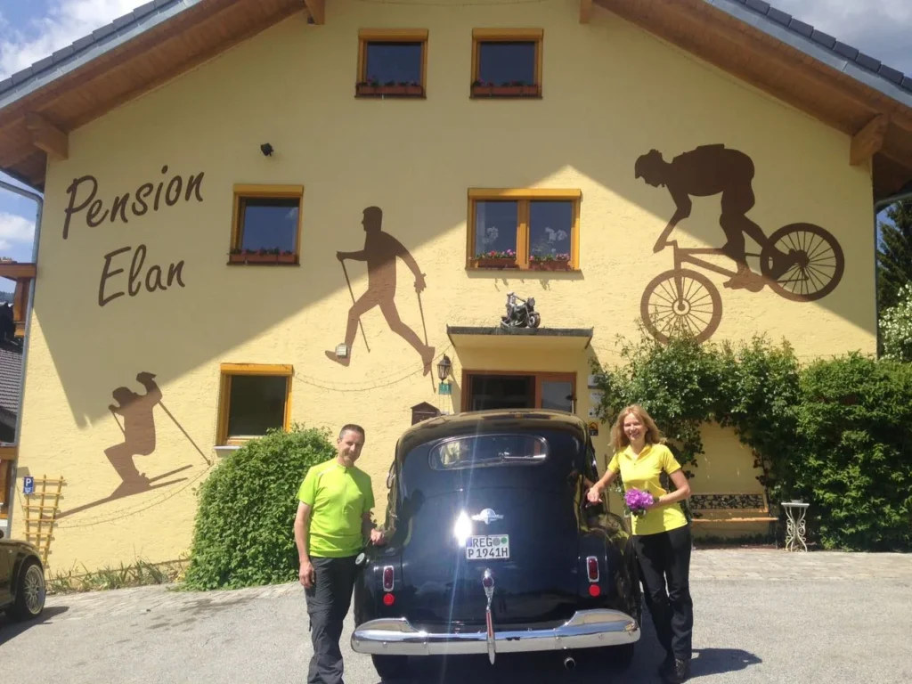 Oldtimertreffen vor der Pension