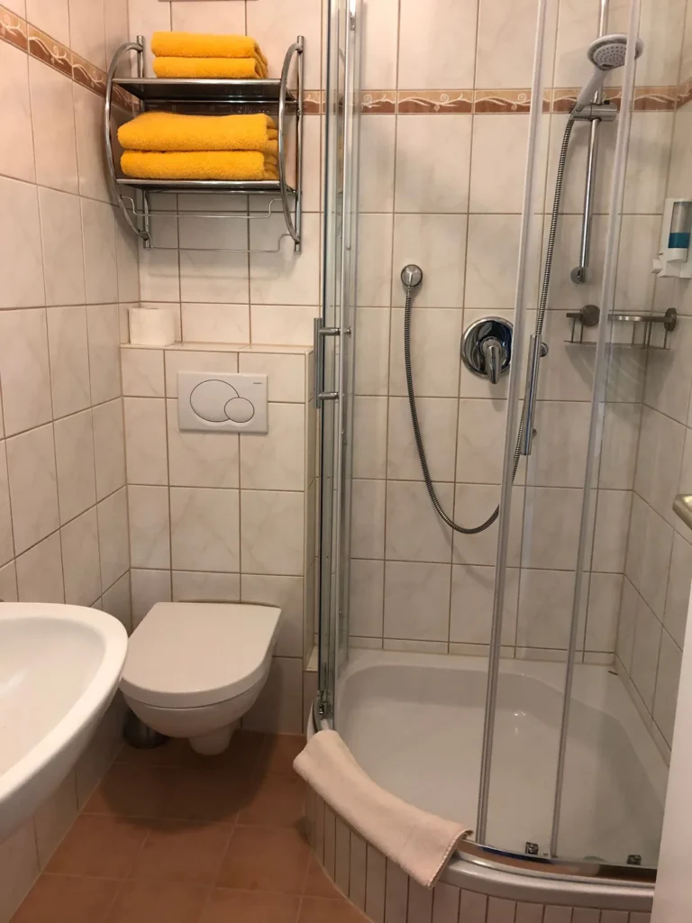 Bad mit Dusche